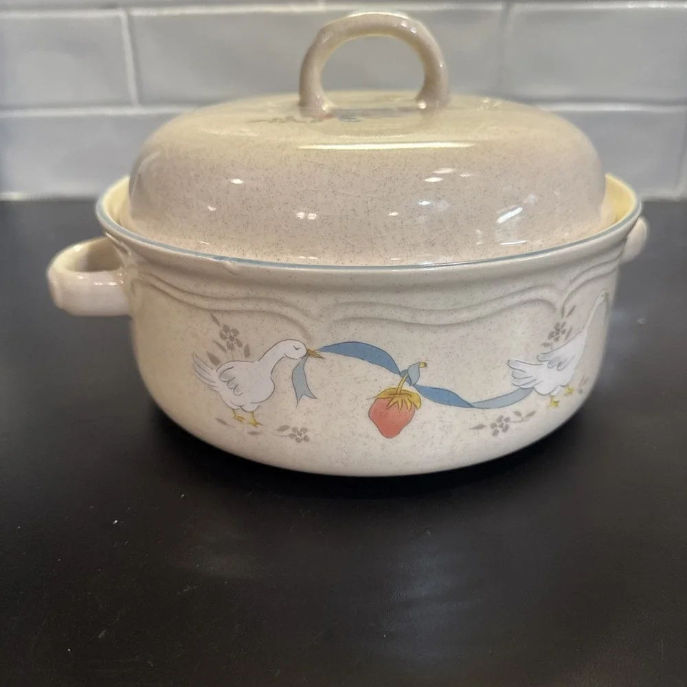 Vintage Marmalade Geese Round Casserole Dish With Lid International China Co